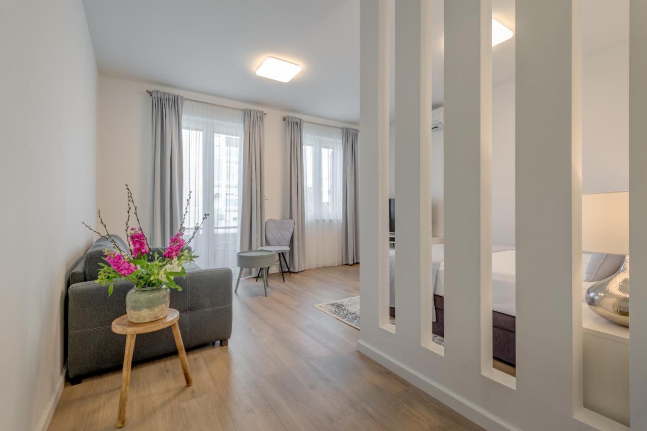 Capital Apartments And Rooms Split Bagian luar foto